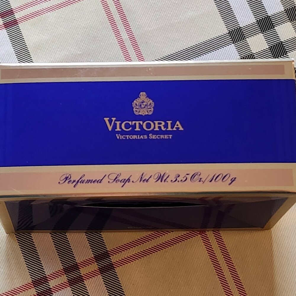 Victoria's Secret Victoria Perfumed Bar Soap 3.5 oz Rare